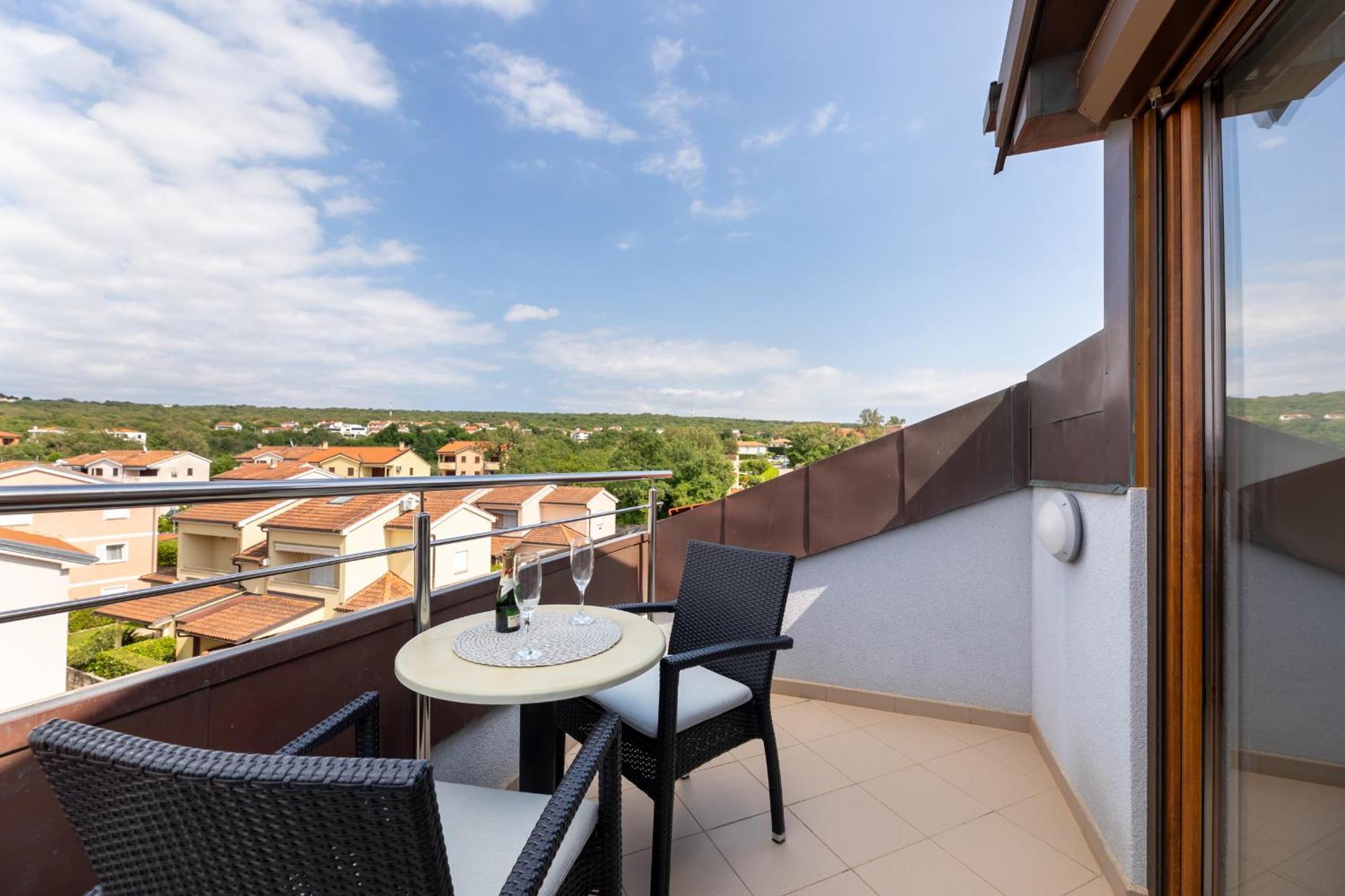 Apartments Kvarner Malinska Exterior photo