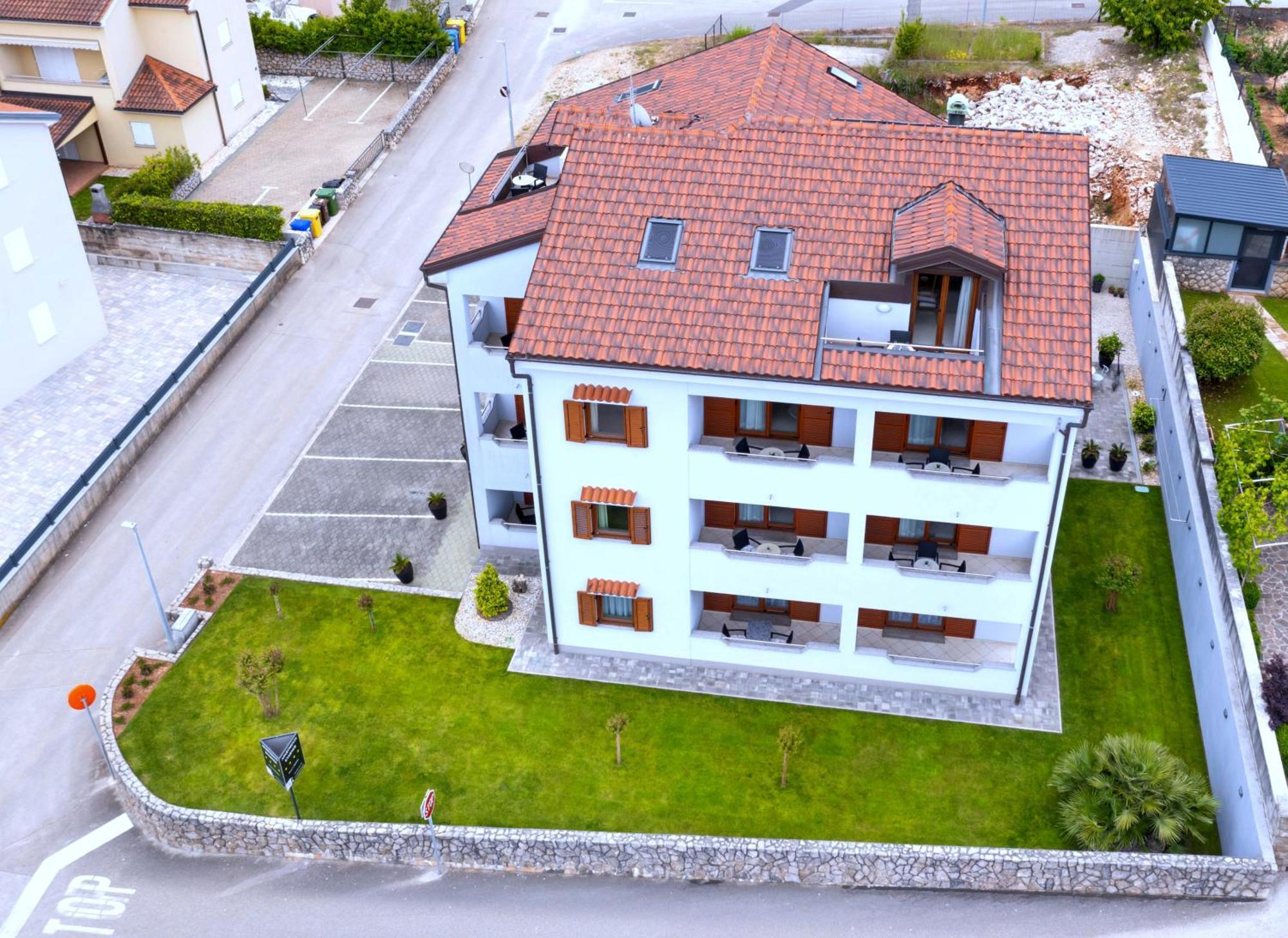 Apartments Kvarner Malinska Exterior photo